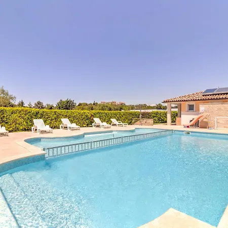 Magnificent Mobile In With Swimming Pool *