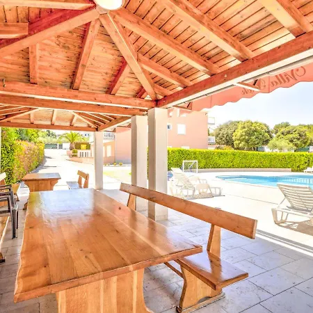 Holiday home Magnificent Mobile In With Swimming Pool Banjole