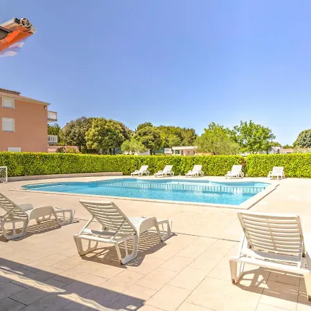 Magnificent Mobile In With Swimming Pool * Banjole