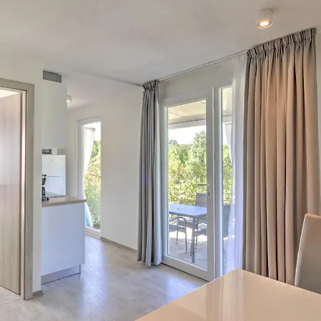 Casa vacanze Magnificent Mobile In With Swimming Pool Banjole